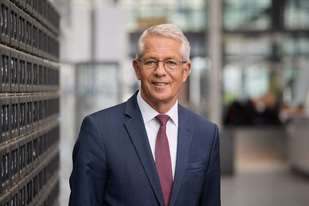 Dr. Stefan Schulte